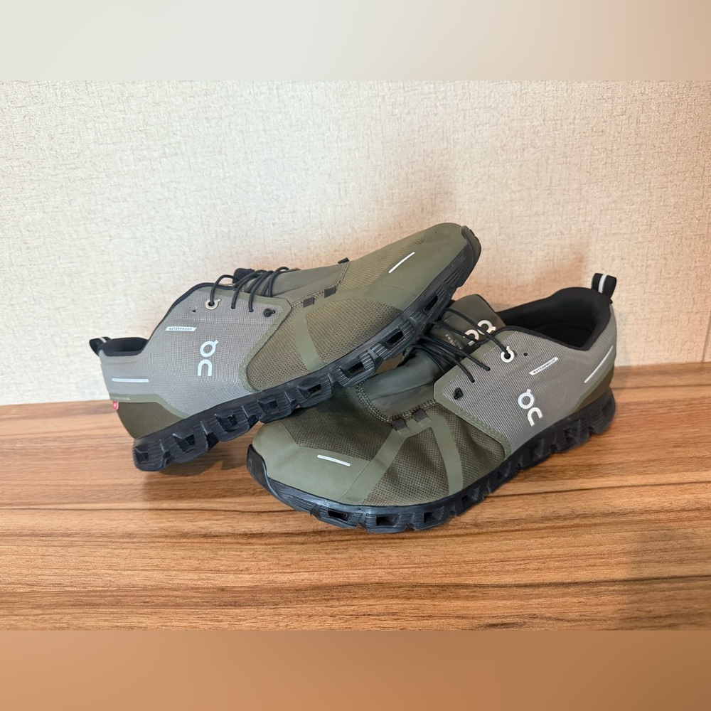 On Running Men's Olive Green and Black Cloudventure Athletic Shoes
